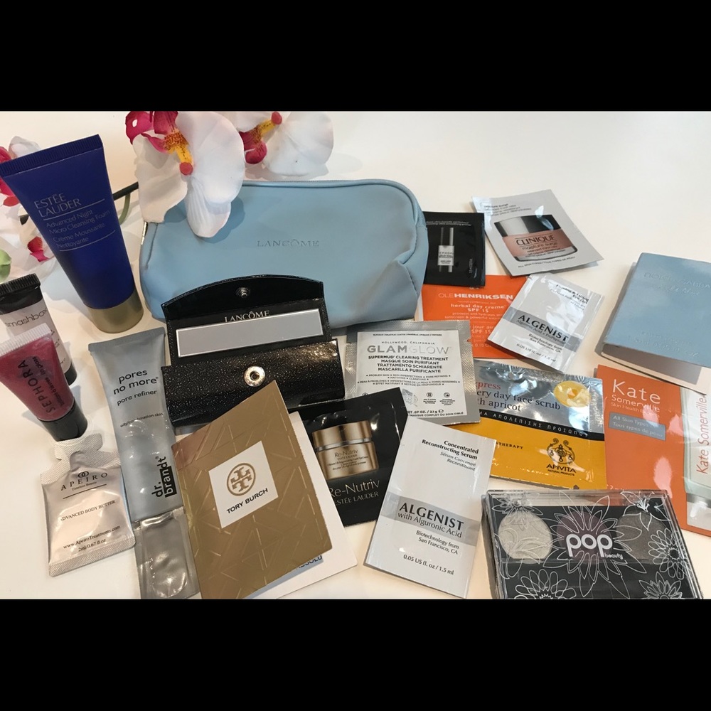 🕘 LAST CHANCE 🕘 NEW Beauty Sampler with Bag